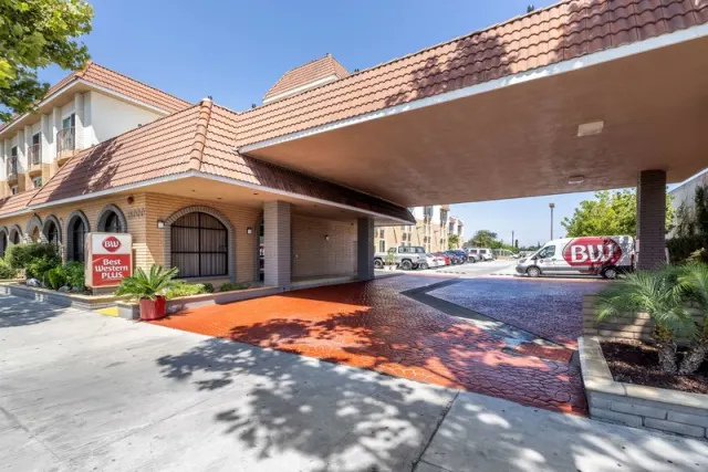 Best Western Plus South Bay Hotel - photo 4