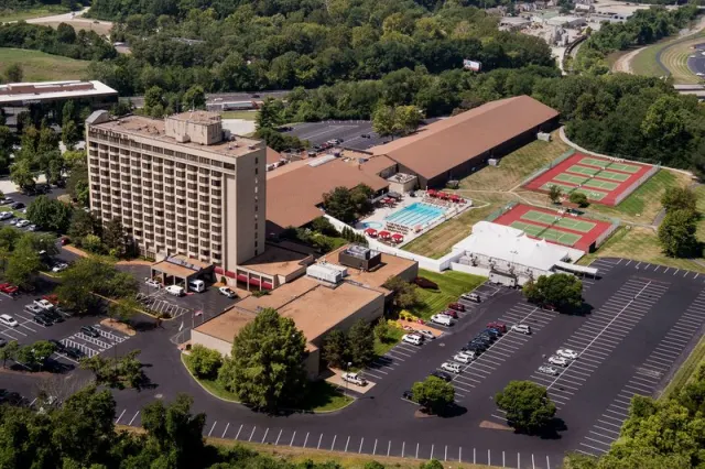 Doubletree Hotel  Conference Center St Louis – Foto 2
