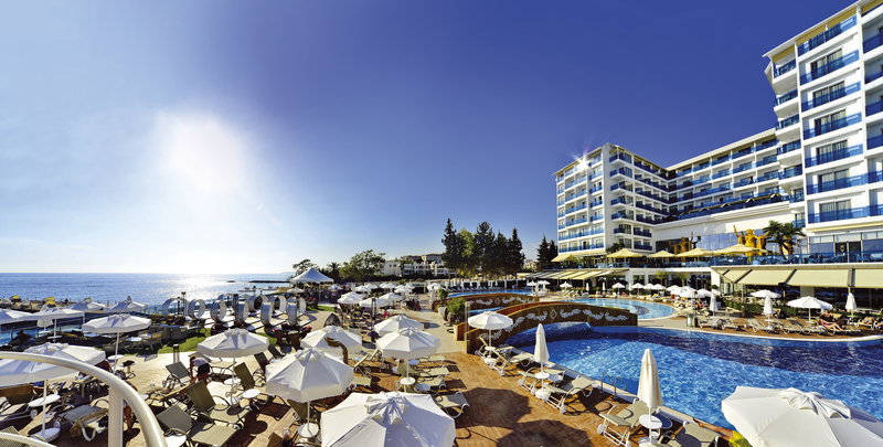 Azura Deluxe Resort & Spa Hotel - photo 1