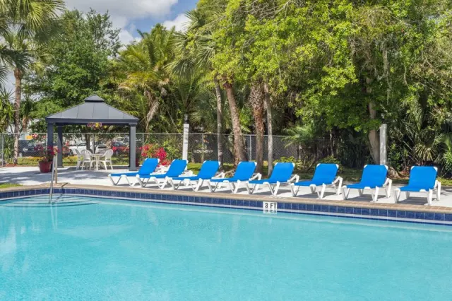 Travelodge by Wyndham Lakeland - photo 4
