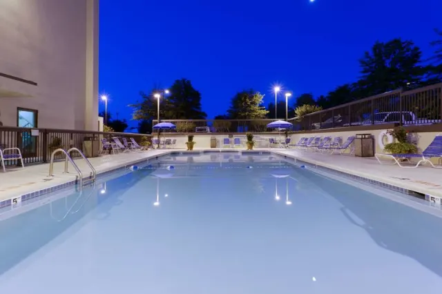 Hampton Inn Charlottesville - photo 3