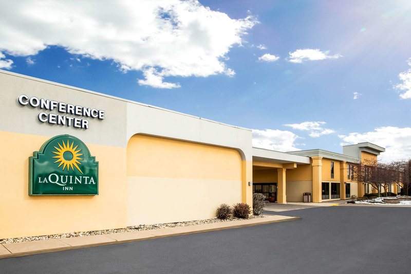 La Quinta Inn by Wyndham Davenport & Conference Center - photo 1