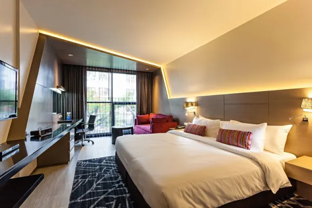Hyatt Place Bangkok Sukhumvit 1 - photo 3