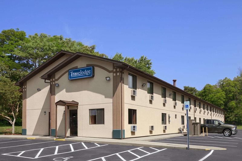 Travelodge by Wyndham Muskegon - photo 1
