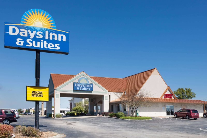 Days Inn & Suites by Wyndham Kokomo - photo 1