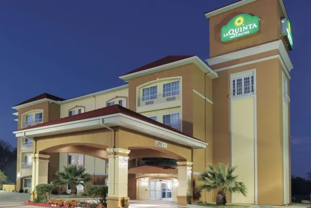 La Quinta Inn & Suites by Wyndham Corsicana - photo 3