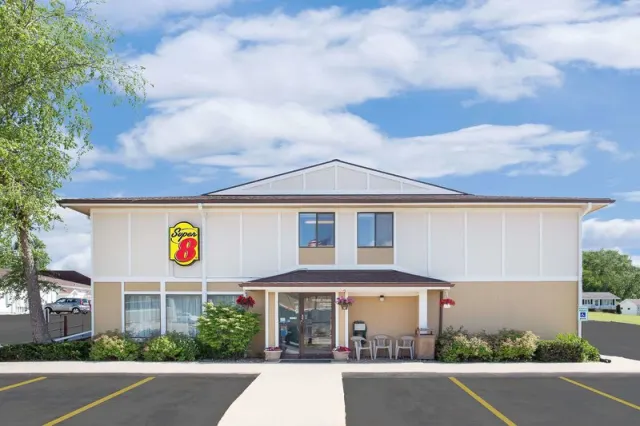 Super 8 by Wyndham Beaver Dam, Beaver Dam