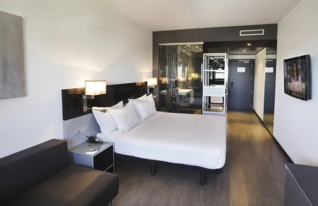 AC Hotel Atocha - photo 2