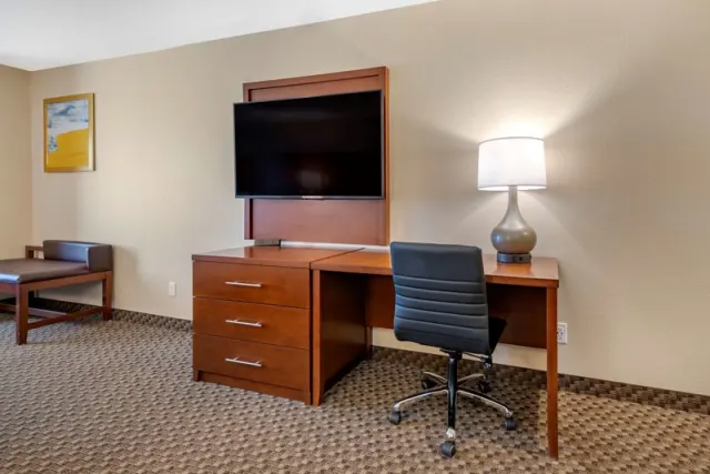 Comfort Suites - foto 3