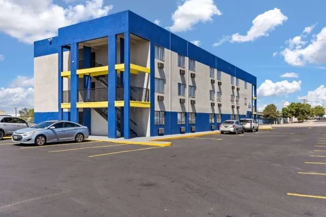 Days Inn by Wyndham Albuquerque I25 - photo 4