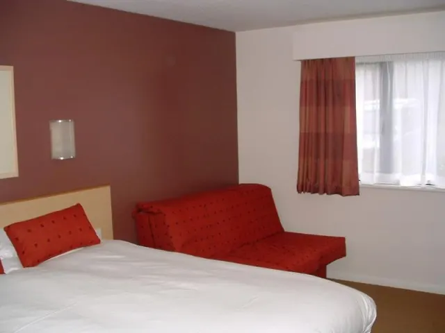Ramada by Wyndham London Stansted Airport - foto 4