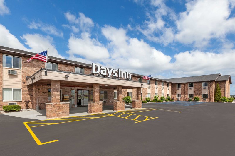 Baymont by Wyndham Manistee - photo 1