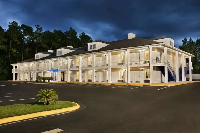 Baymont by Wyndham - photo 3