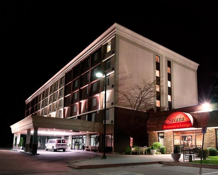 Best Western Plus Toronto Airport Hotel - photo 1