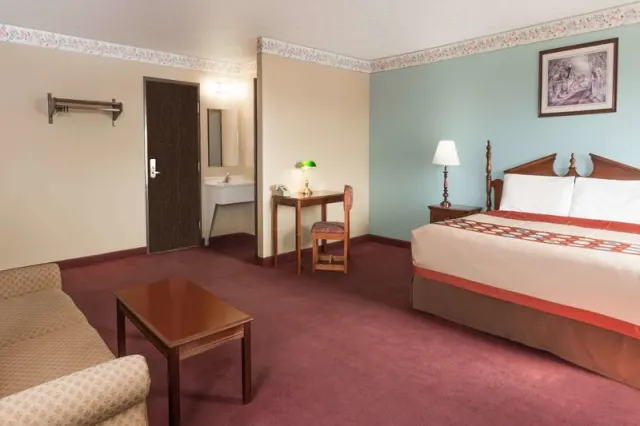 Super 8 by Wyndham Woodstock - photo 3