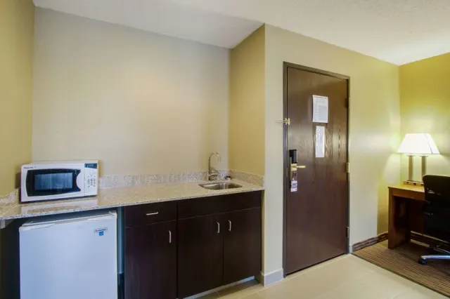 Comfort Inn & Suites - 写真 3