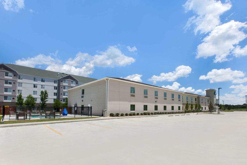 Days Inn by Wyndham Baton Rouge Airport - photo 1