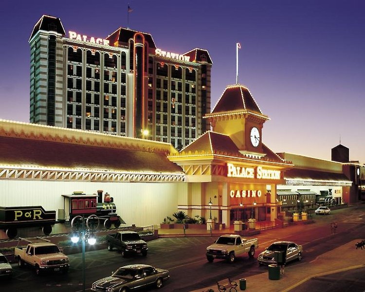 Palace Station - photo 1