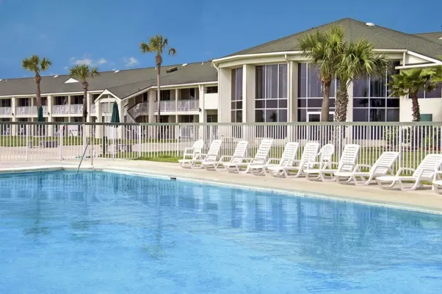 Days Inn & Suites by Wyndham Jekyll Island - photo 4
