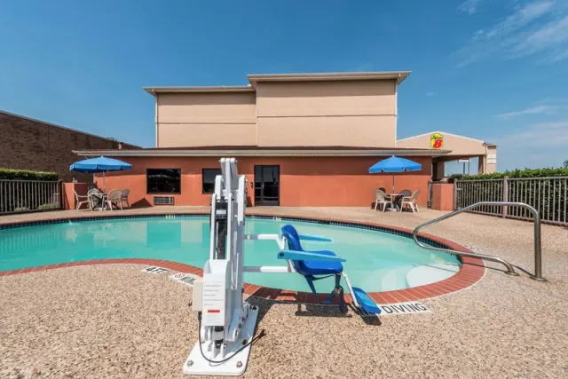 Super 8 by Wyndham Fort Worth North - photo 4