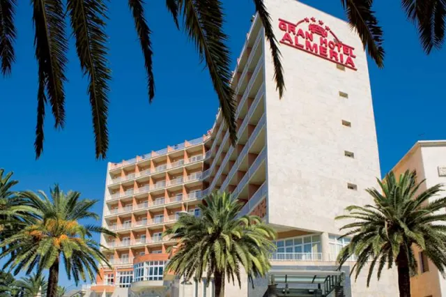 Gran Hotel Almería - photo 2