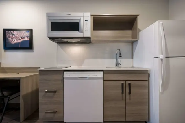 WoodSpring Suites Wixom - Novi - photo 4