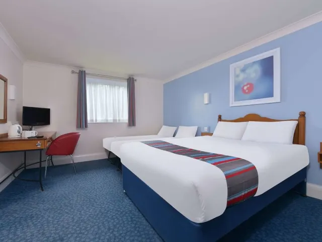 Travelodge Oldham Chadderton - photo 4