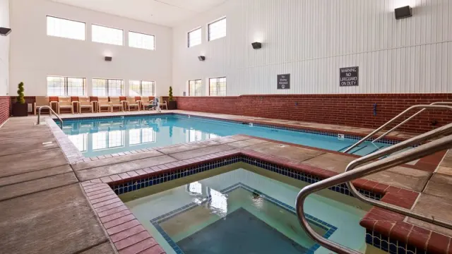 Best Western Plus Yukon - ảnh 2