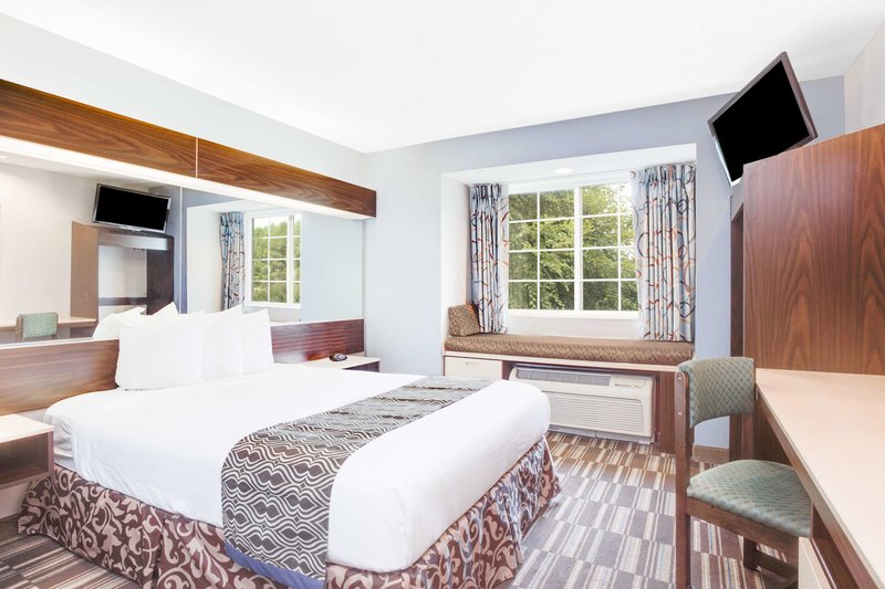 Microtel Inn & Suites by Wyndham Columbus North - photo 1