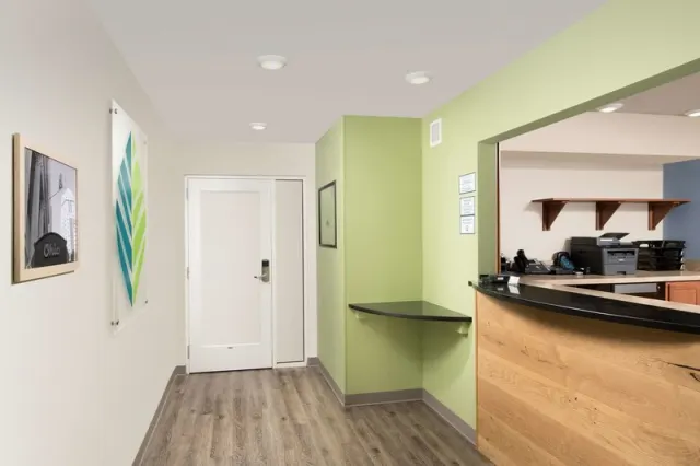 Extended Stay America Select Suites Cleveland Airport - photo 4