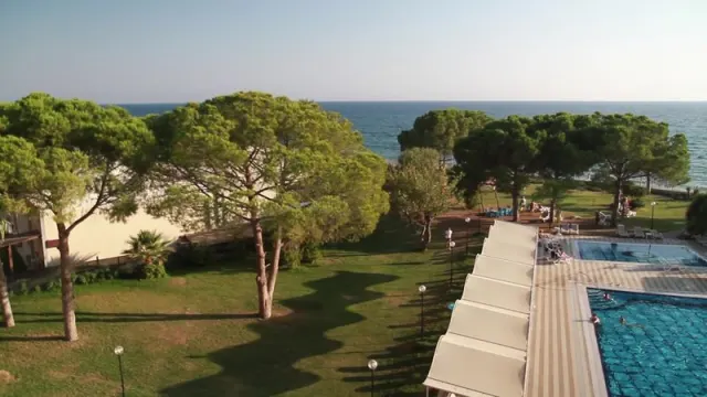 Royal Beach Club Hotel - photo 3