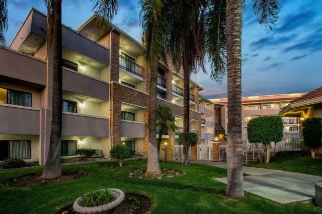 La Quinta Inn & Suites by Wyndham Pomona, Pomona