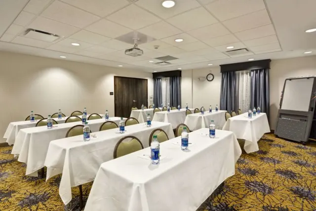 Hampton Inn  Suites DetroitWarren - photo 3
