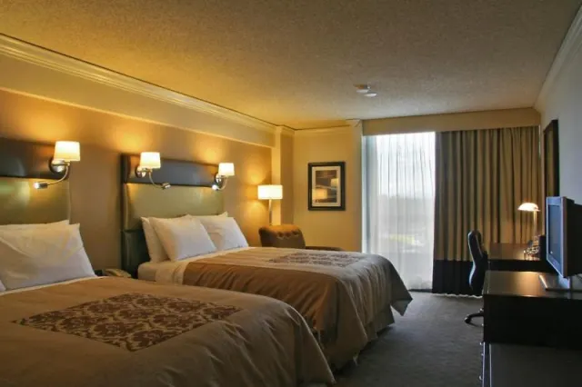 Sandman Signature Vancouver Airport Hotel & Resort - photo 3