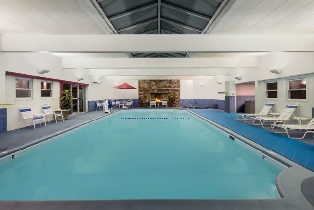 Ramada Plaza by Wyndham Portland - photo 3