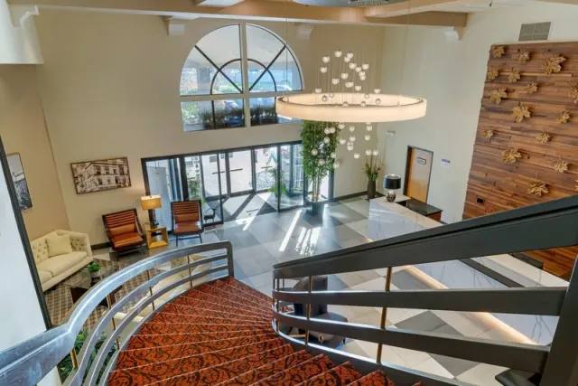 Best Western Plus Mill Creek Inn - photo 4