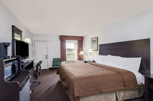 Travelodge by Wyndham Ozona - photo 4