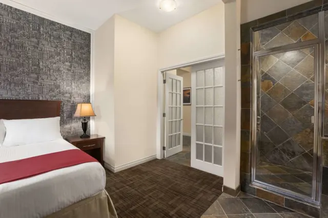 Days Inn & Suites by Wyndham Revelstoke - photo 4