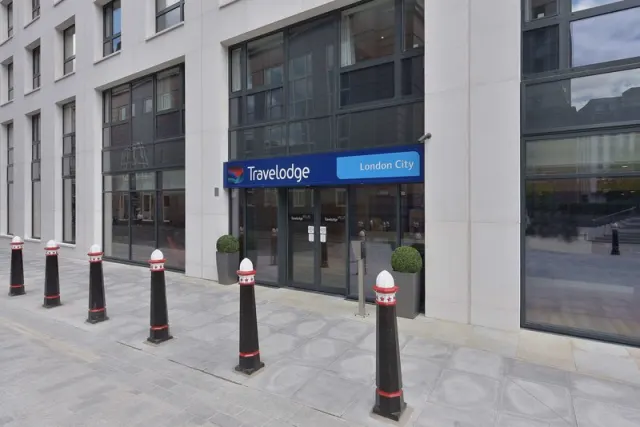 Travelodge London City - photo 2