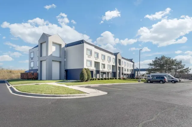 ESTIA Hotel & Suites Glenview - mynd 2
