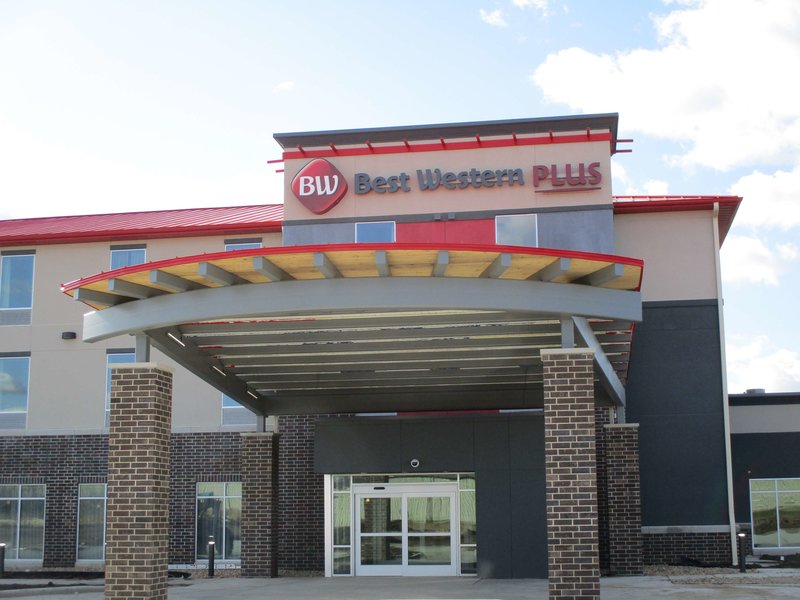 Best Western Plus Lakeview Hotel - photo 1