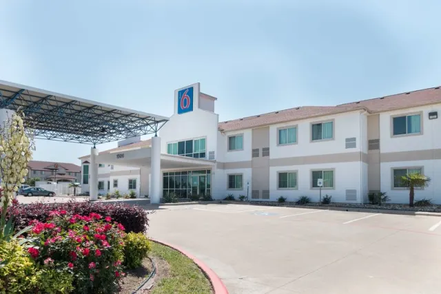 Motel 6 Hillsboro - photo 3