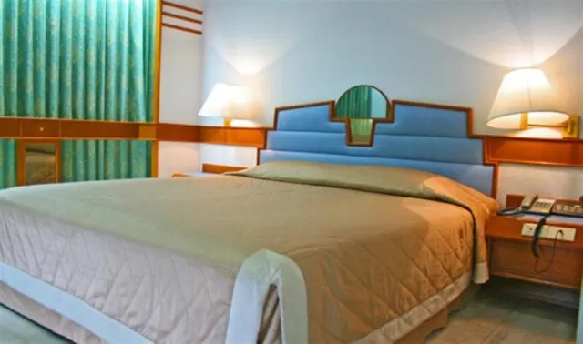 Ramada by Wyndham Bangkok Sukhumvit 11 - foto 2