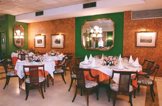 Hotel Reina Cristina - foto 4