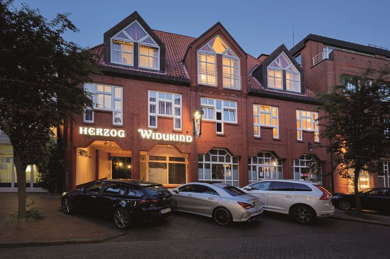 H+ Hotel Stade Herzog Widukind by Sunday Hotels - photo 1
