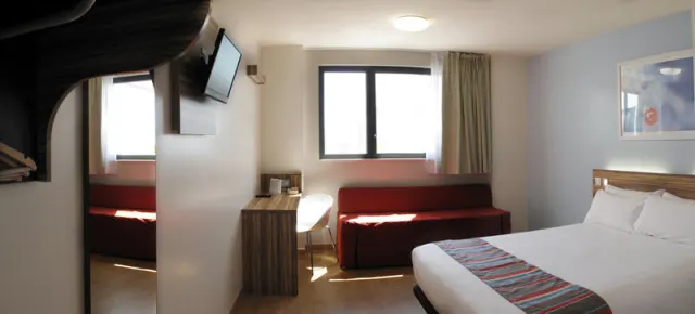 Travelodge Madrid Alcalá - foto 2