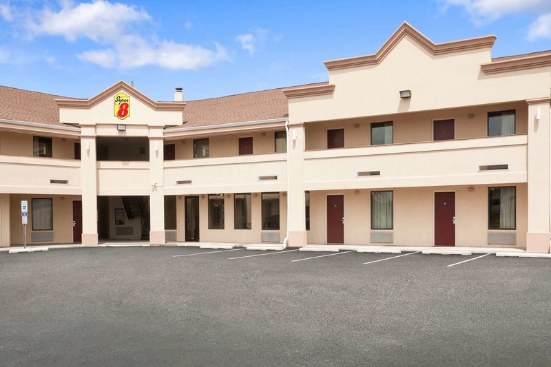 Super 8 by Wyndham RahwayNewark - photo 1