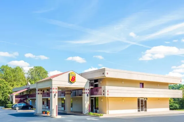 Super 8 by Wyndham Commerce, Commerce