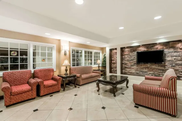 Days Inn  Suites by Wyndham PrattvilleMontgomery - photo 4