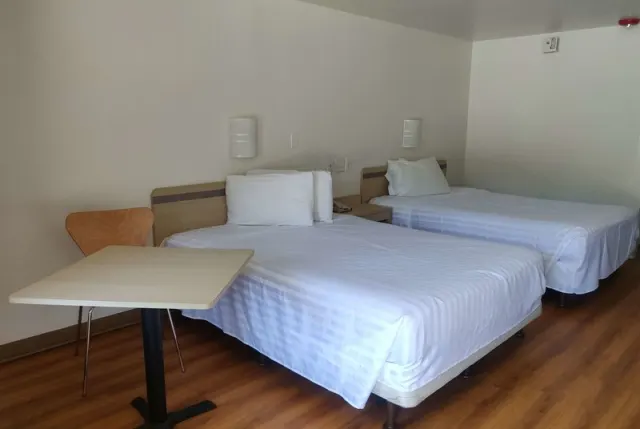 Travelodge by Wyndham Fayetteville - photo 3